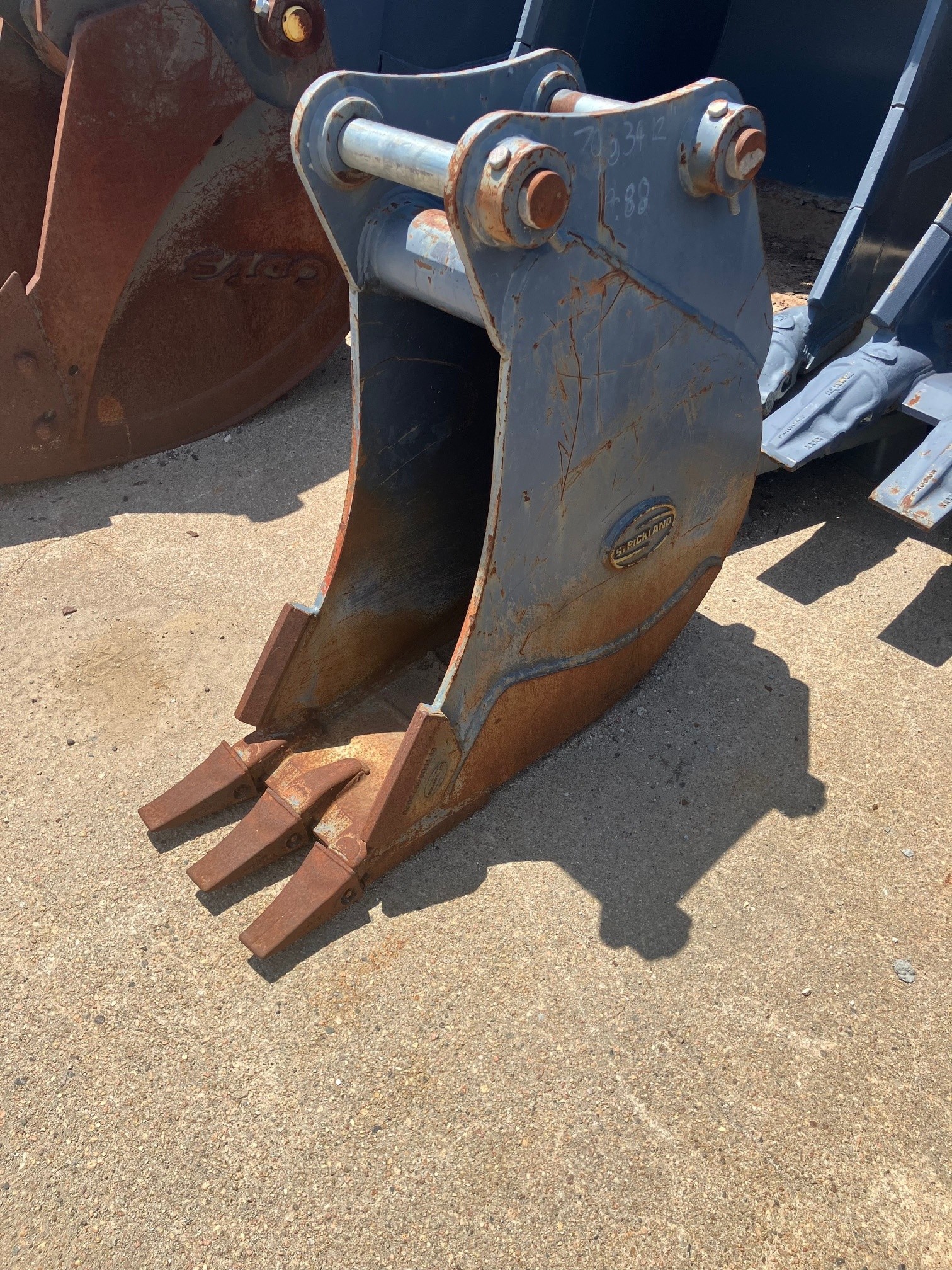 Strickland 12" Digging Bucket PC88